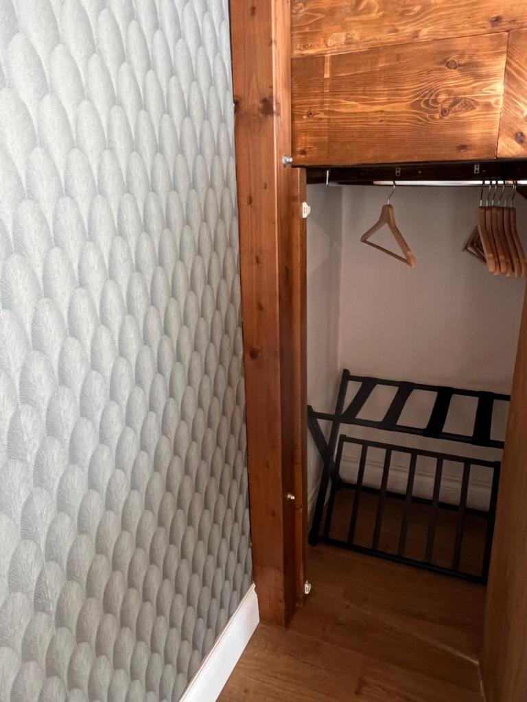 Flo Liberta’ Suite Wood