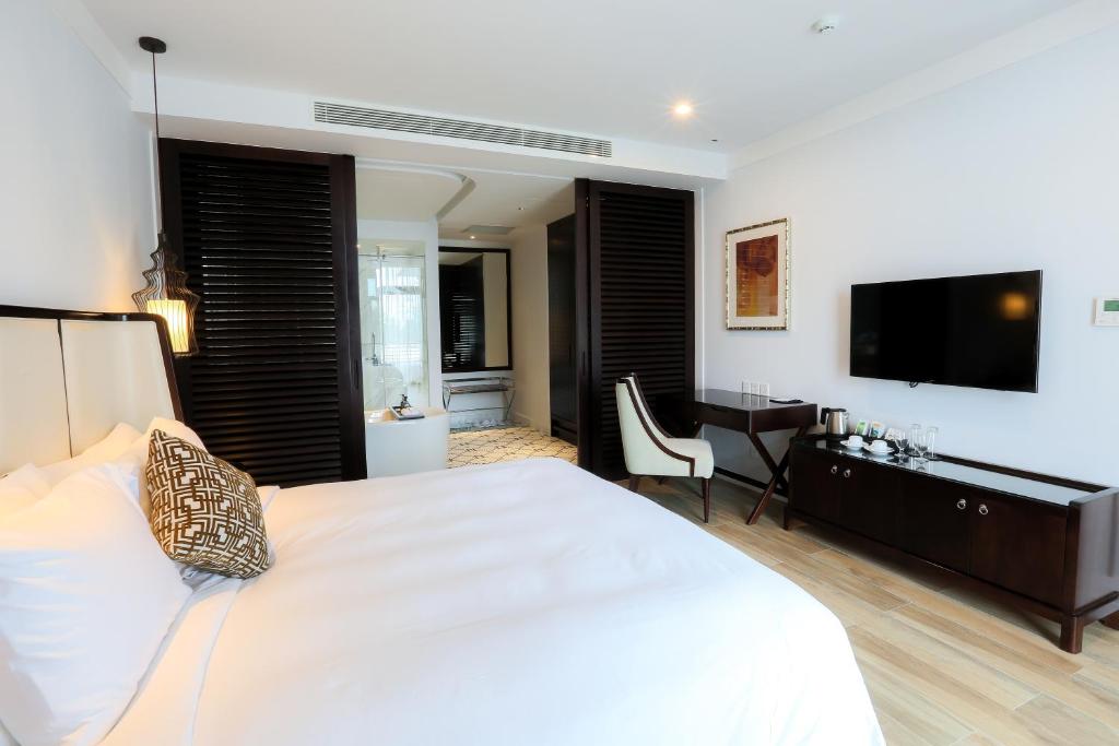 Montgomerie Links Hotel & Villas - Tap to explore photos