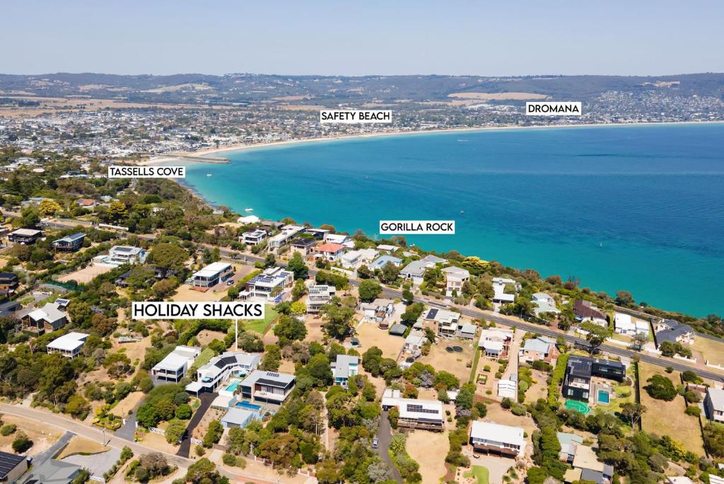 Mount Martha Coastal Retreat - Heated Pool with Water Views photo 4