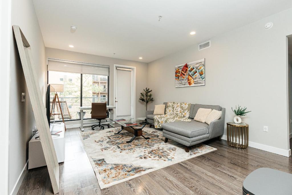 Magnificent two bedroom in West Hollywood image