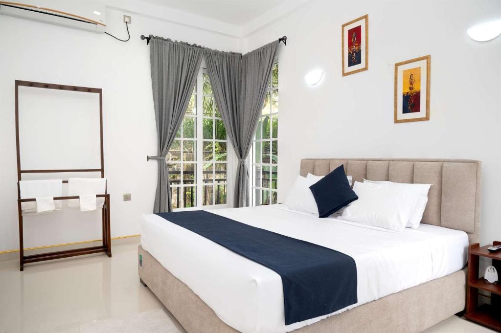 Liora Homestay - Tap to explore photos