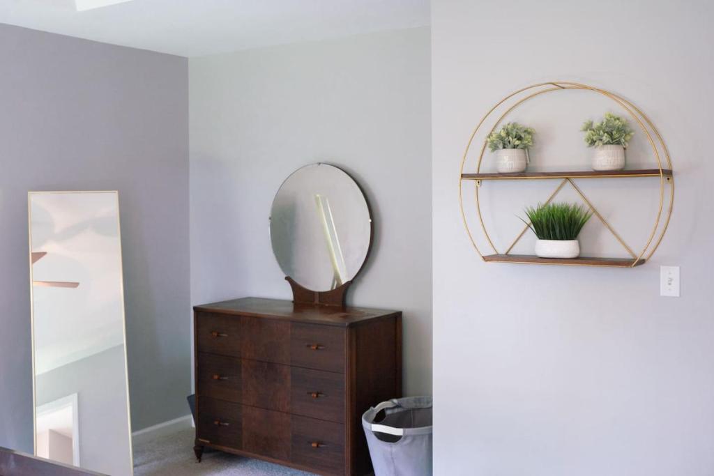 3 FRESHLY REDONE NEWLY FURNISHED A MUST SEE image
