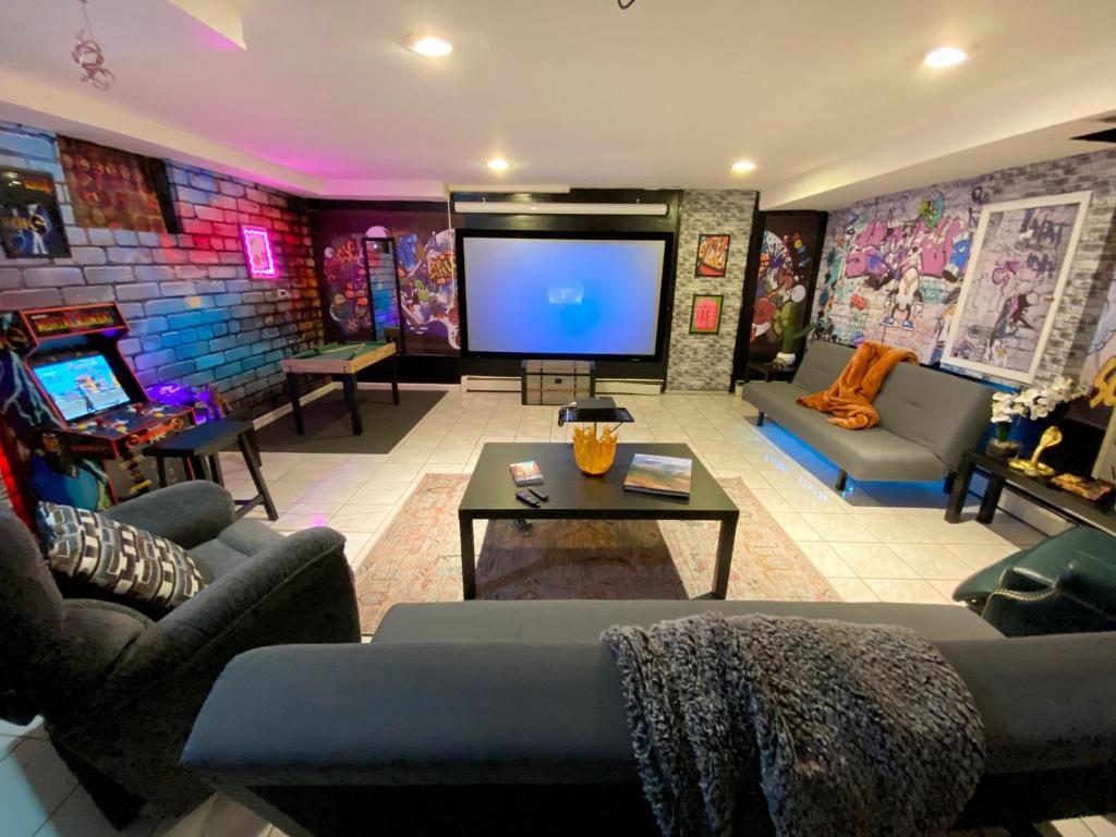 Prime location Convenient 1BR apt mins to NYC image