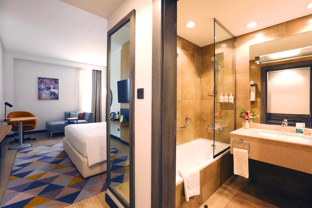 Holiday Inn Riyadh al qasr - Tap to explore photos