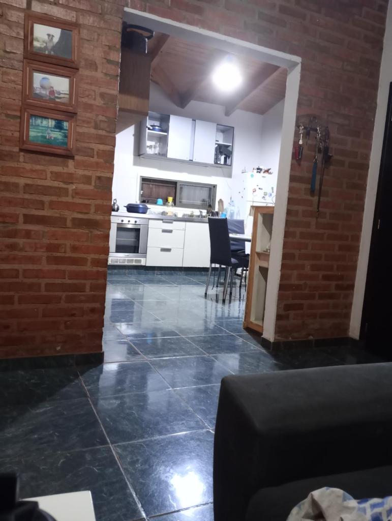 Casa amplia y moderna