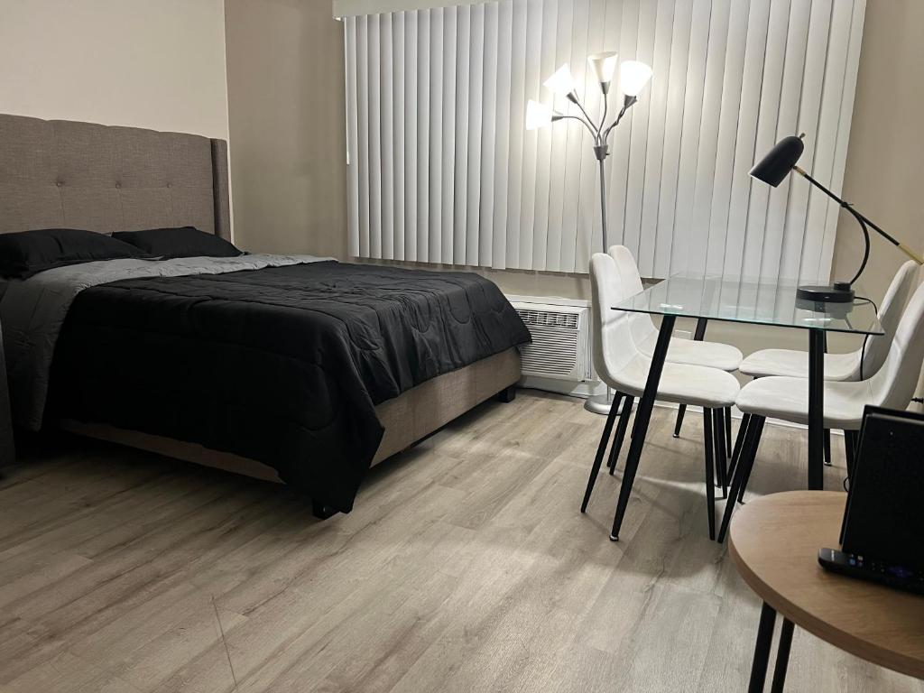 NoHo Cozy Cove image