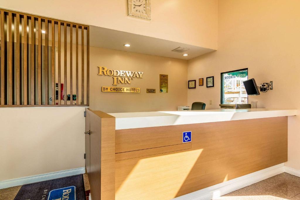 Rodeway Inn Artesia Cerritos image