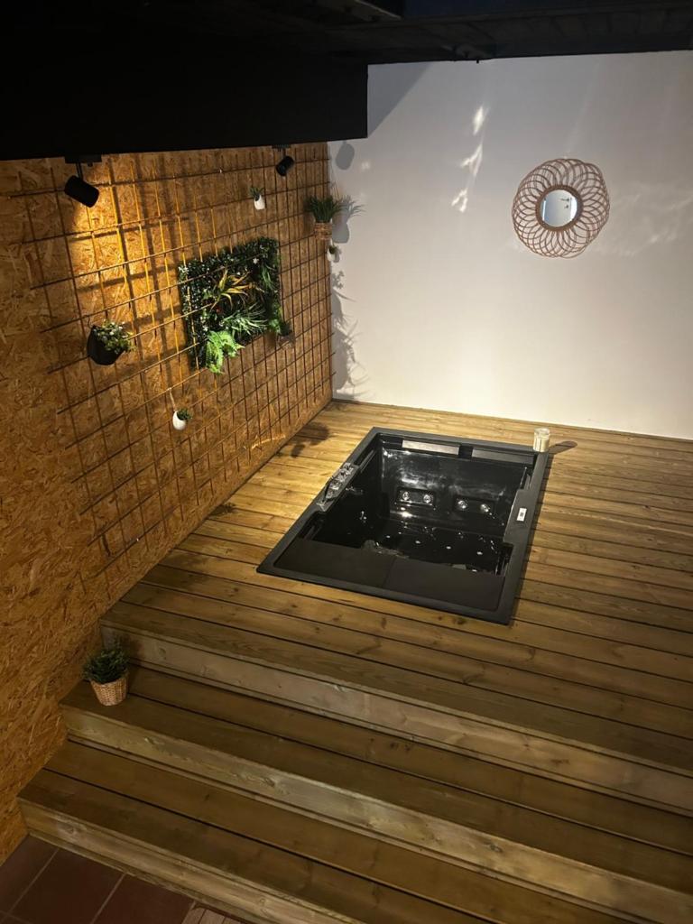 Loft cosy, bain à bulle et garage privé photo 3
