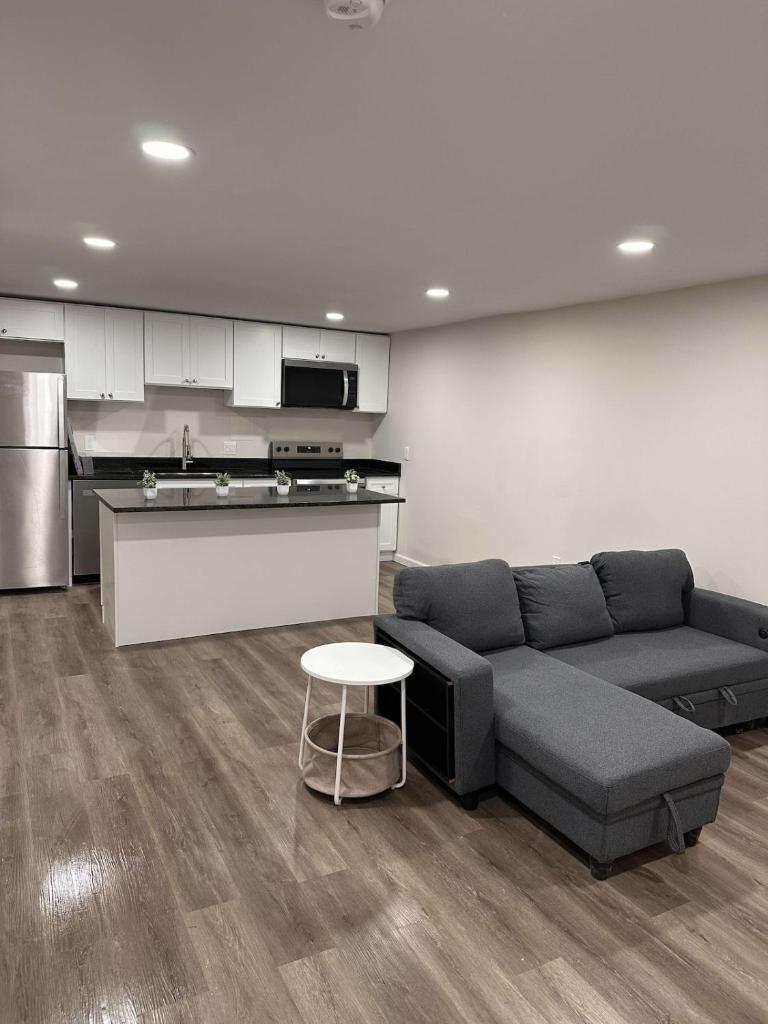Colorful DC Hideaway image