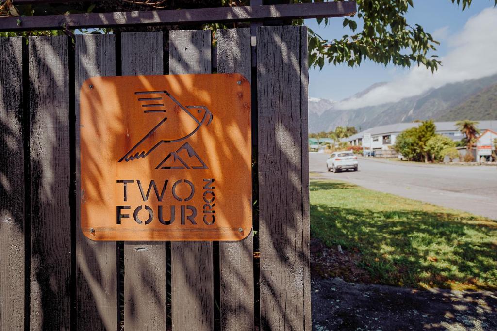 Rooms of TWO FOUR CRON Franz Josef