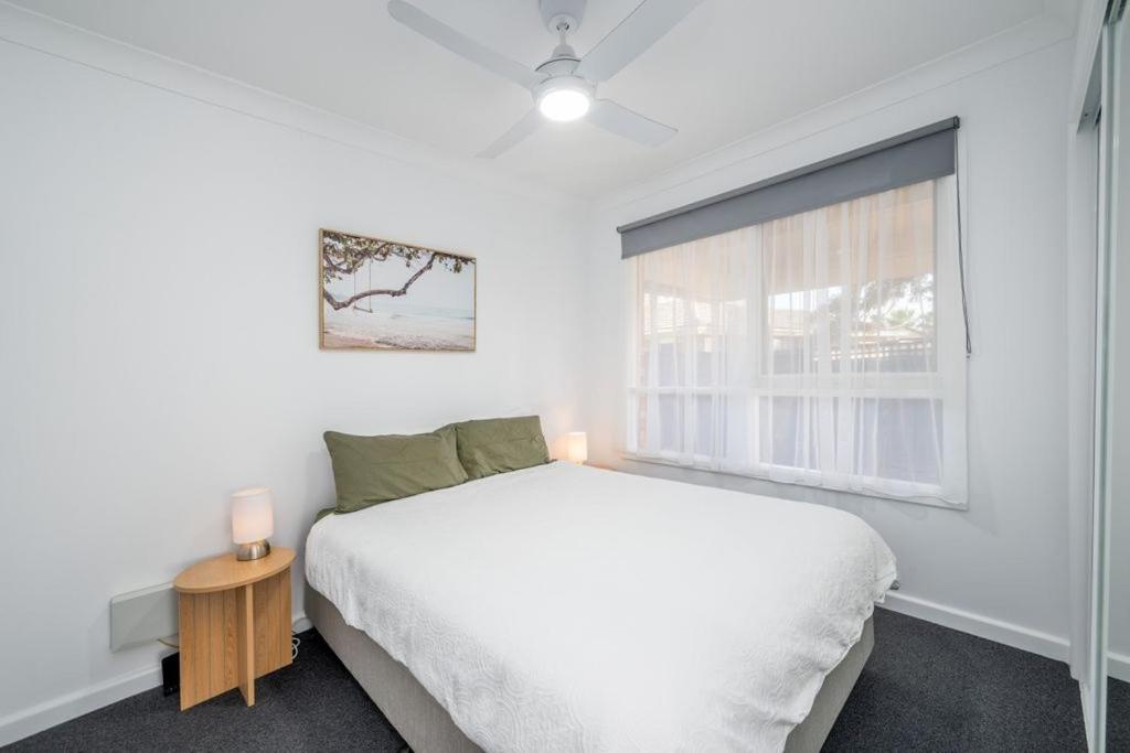 Nth Central 4BR Reno w WiFi photo 4