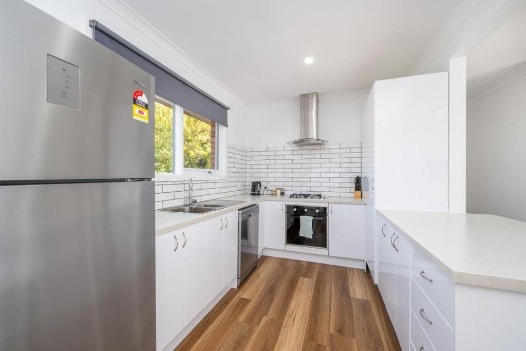 Nth Central 4BR Reno w WiFi photo 3