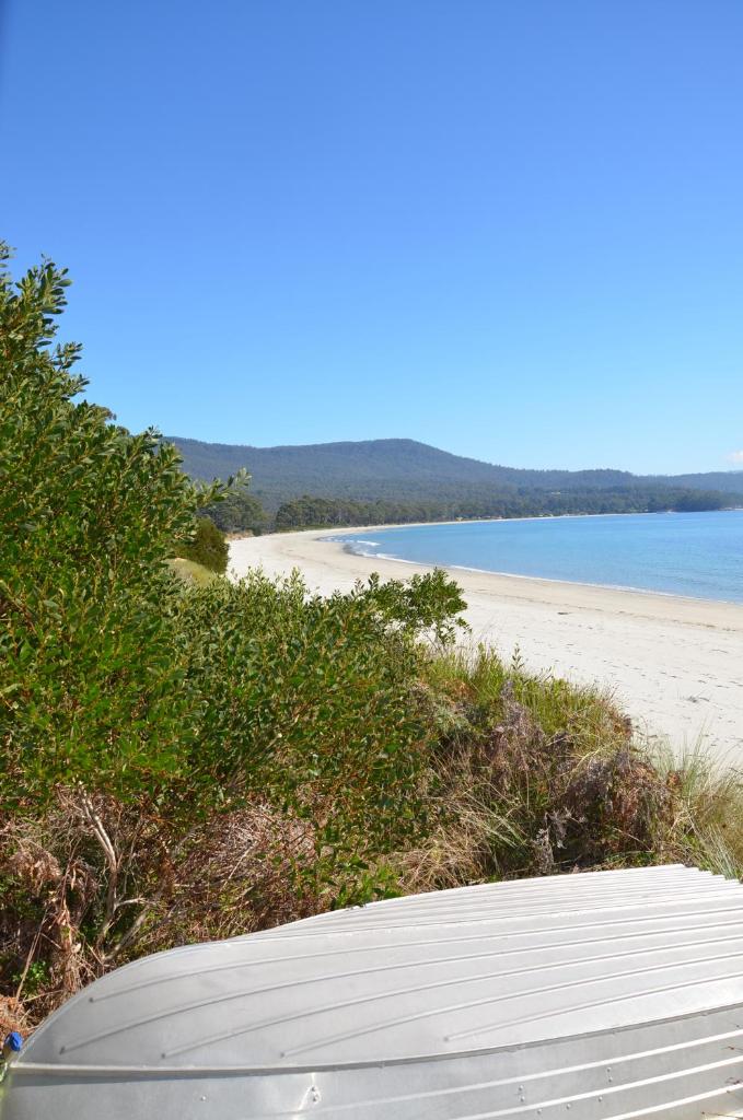 Yolla Beach House photo 2