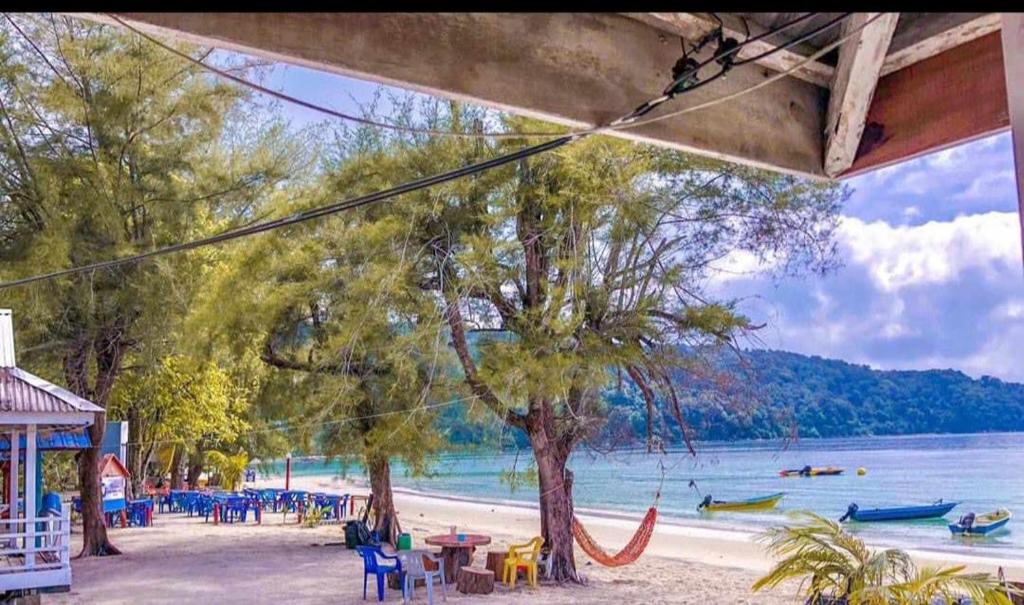 Fauna Beach Chalet Pulau Perhentian - Tap to explore photos