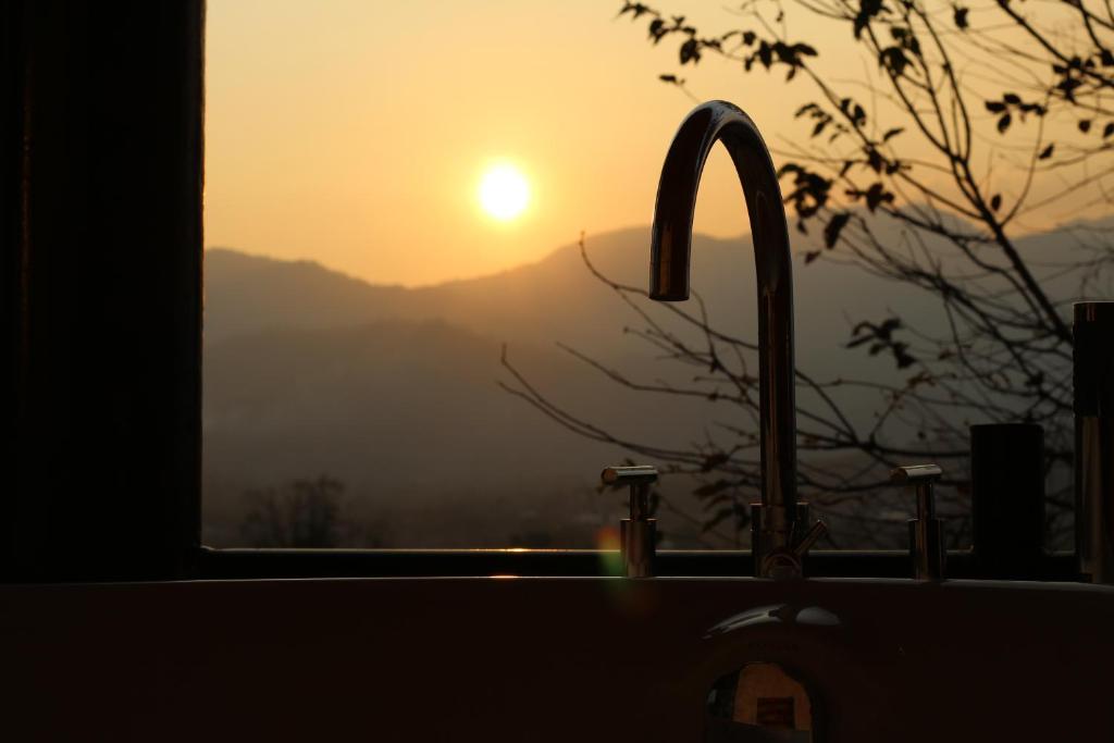 Chang Pai Hill photo 3