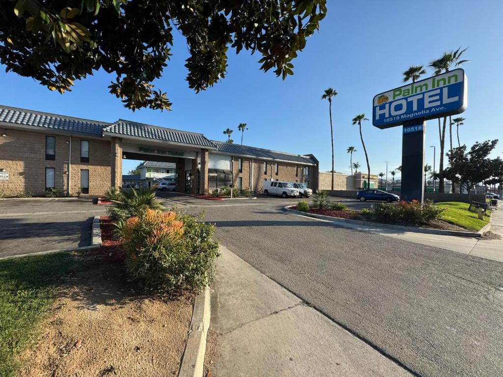 Palm Inn Hotel near Tyler Mall Riverside image