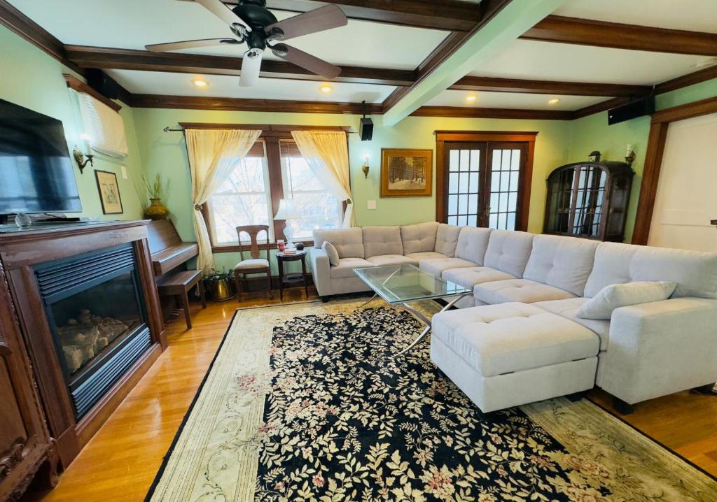 Victorian Condo image