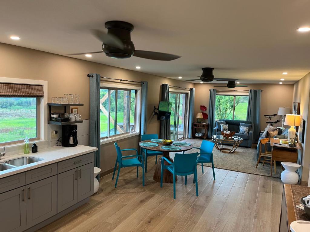Mahana House Country Inn image