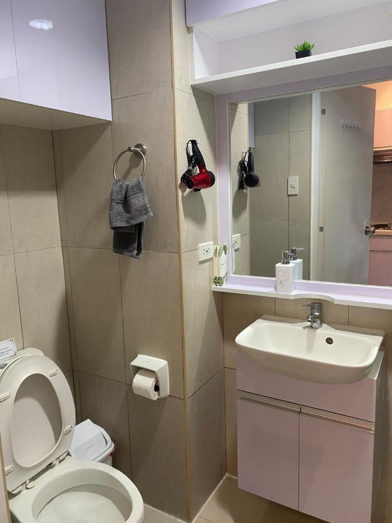 Studio condo unit at Inspiria condominium - Tap to explore photos