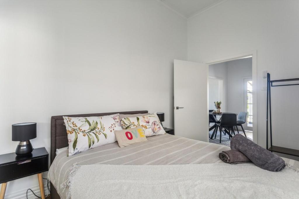 A Modern Coastal Stay in Dromana photo 1