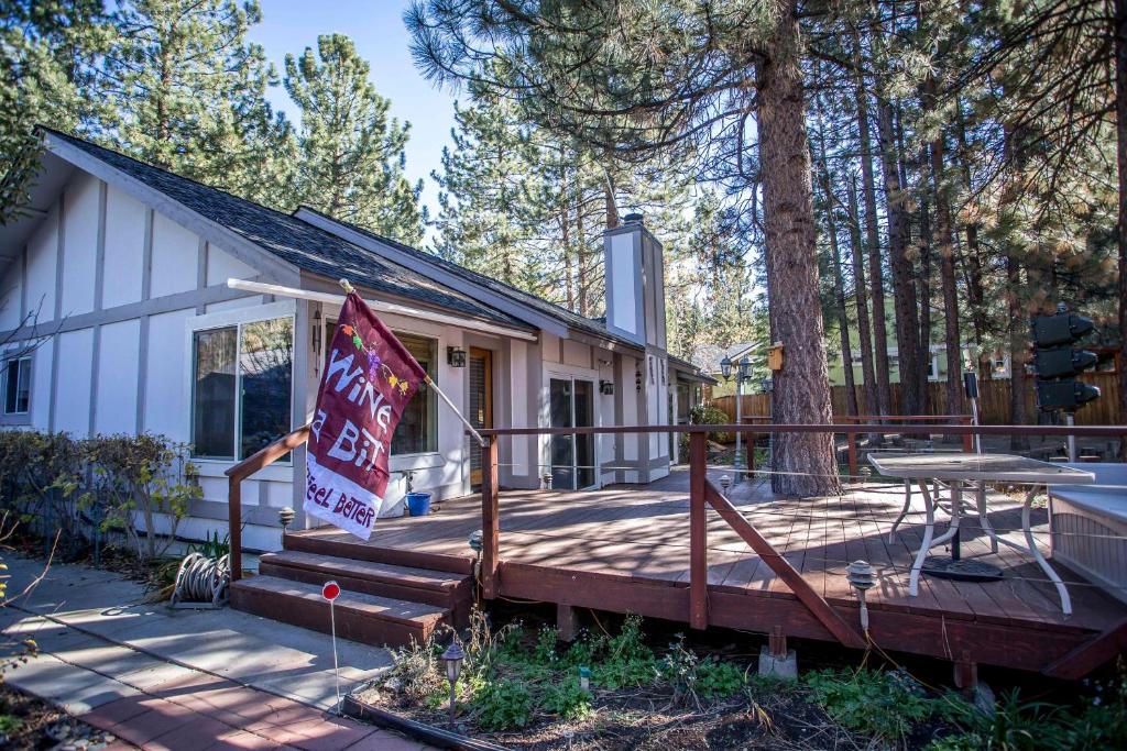 Majestic Pines 3 Bedroom Apts by RedAwning image