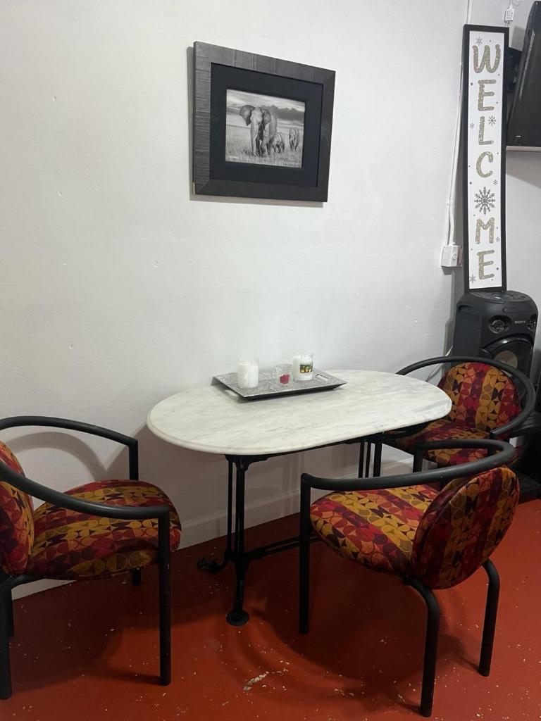 Alvarado Corner Lodge image
