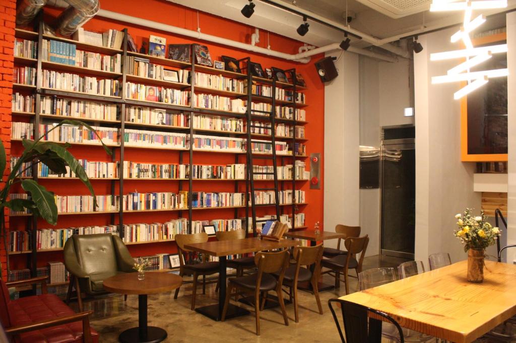 Andong Poong-gyung HOSTEL n LIBRARY photo 1