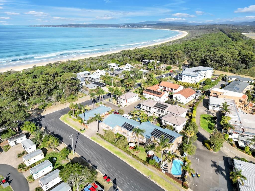 Beachfront Apartments photo 3