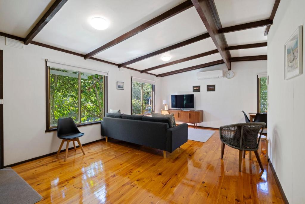 Lovely Home on Lavington photo 2