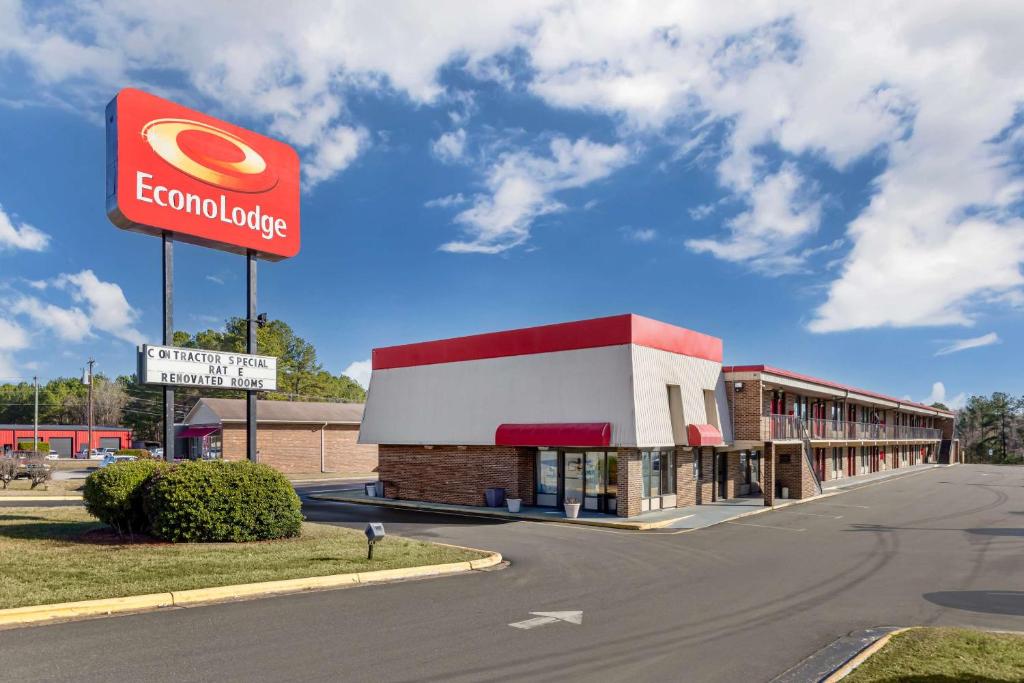 Econo Lodge image