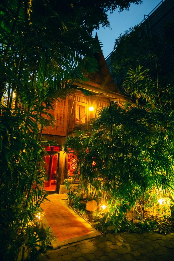 Сьюит (Люкс с видом на бассейн), Chakrabongse Villas