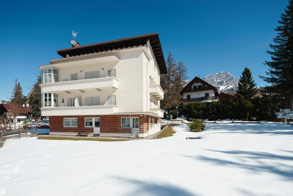 Villa Tullia - Stayincortina photo 3