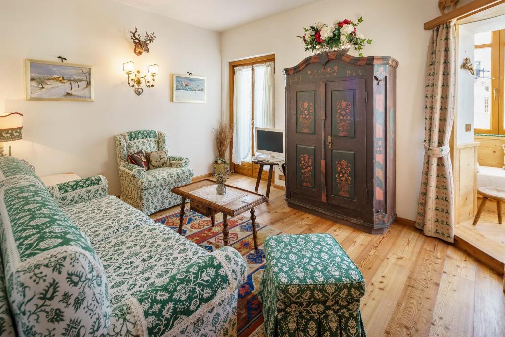 Villa Tullia - Stayincortina photo 4
