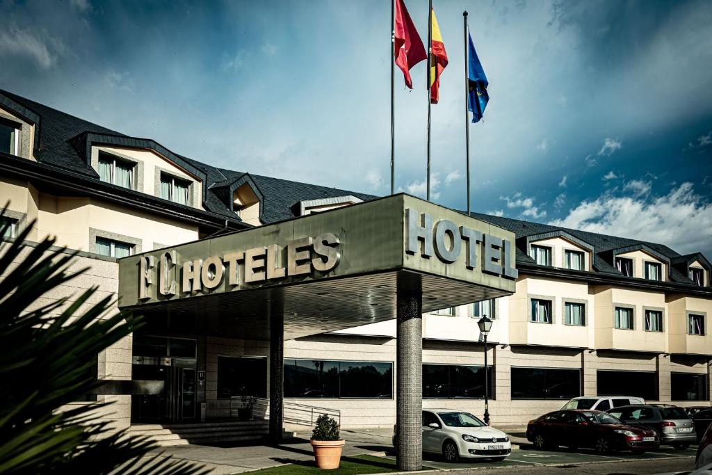 Hotel FC Villalba - Tap to explore photos