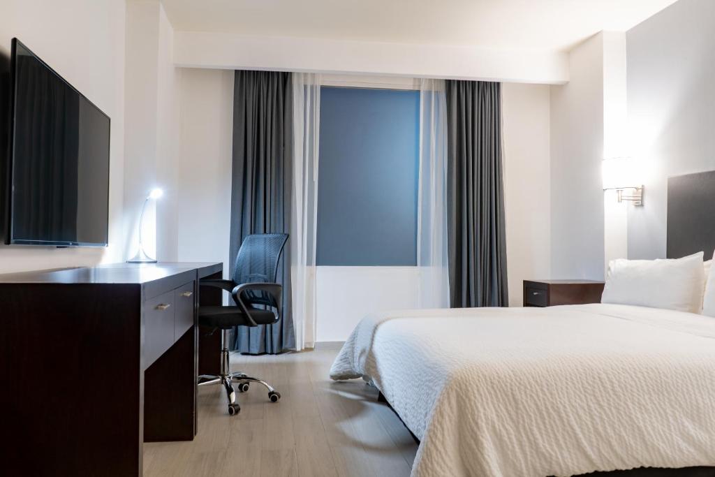Fiesta Inn Express Tepic Room Type - Room, 1 King Bed
