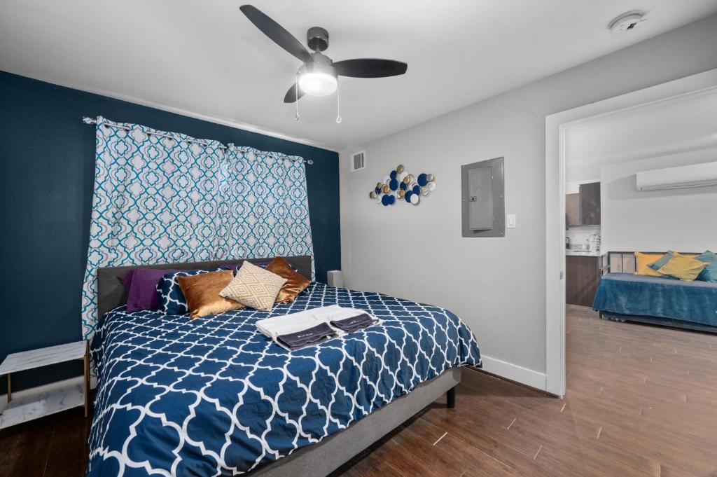 Cozy Sanctuary Near MedCenter, UH and NRG image