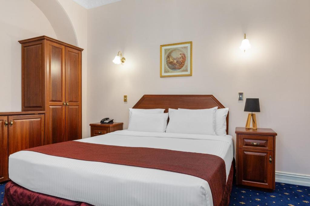 Palais Royale Room Type - Deluxe King Room