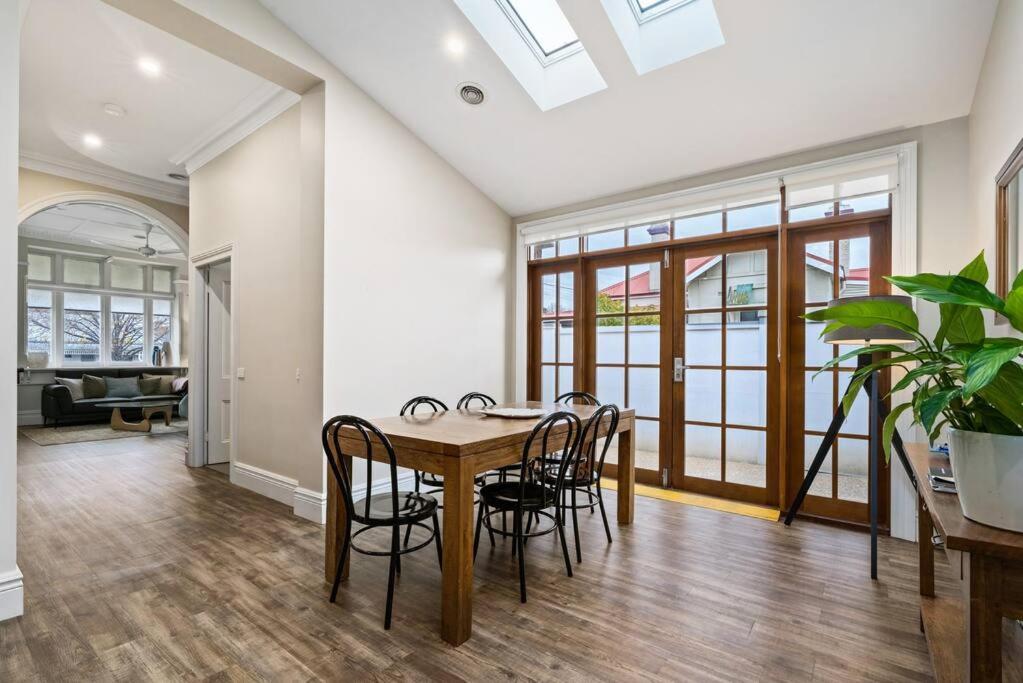 Heritage Home on March - Amazing Location photo 2