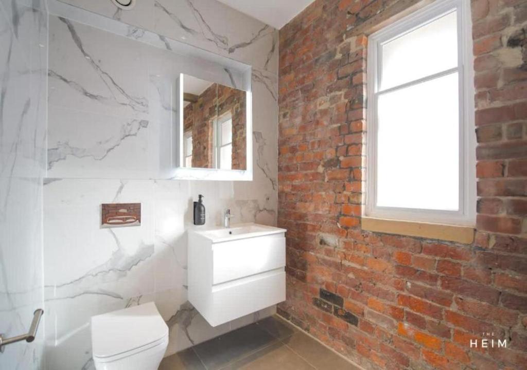 Cable Street Warehouse - Tap to explore photos