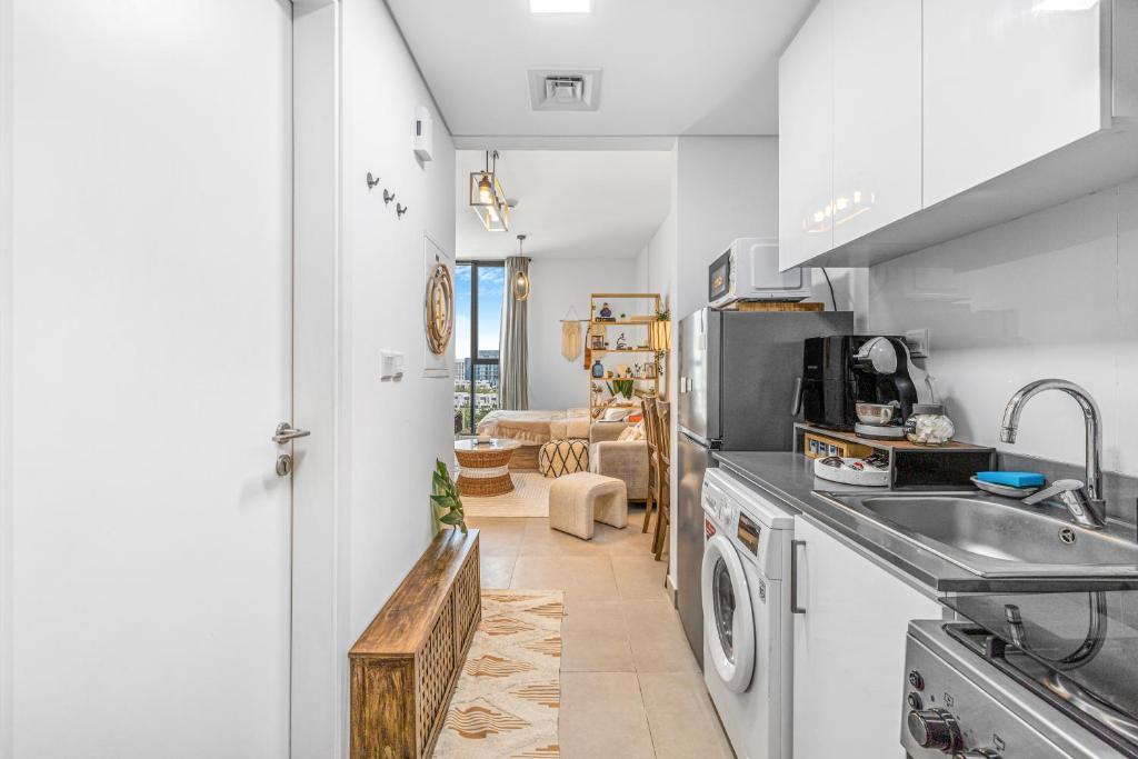 Boho Bloom Studio Apartment by JK photo 2