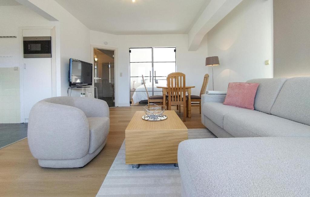 Beach Front Apartment In Oostende photo 1