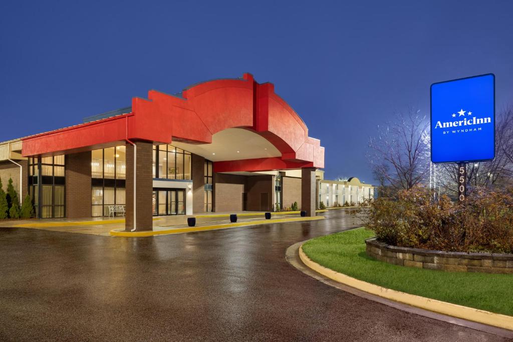 AmericInn by Wyndham Grand Rapids Airport North image