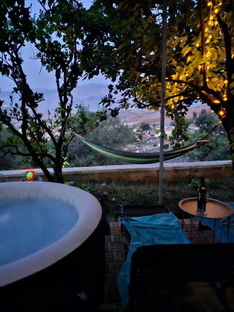 Lemon Garden Apartment-Hot Tub Jacuzzi photo 4