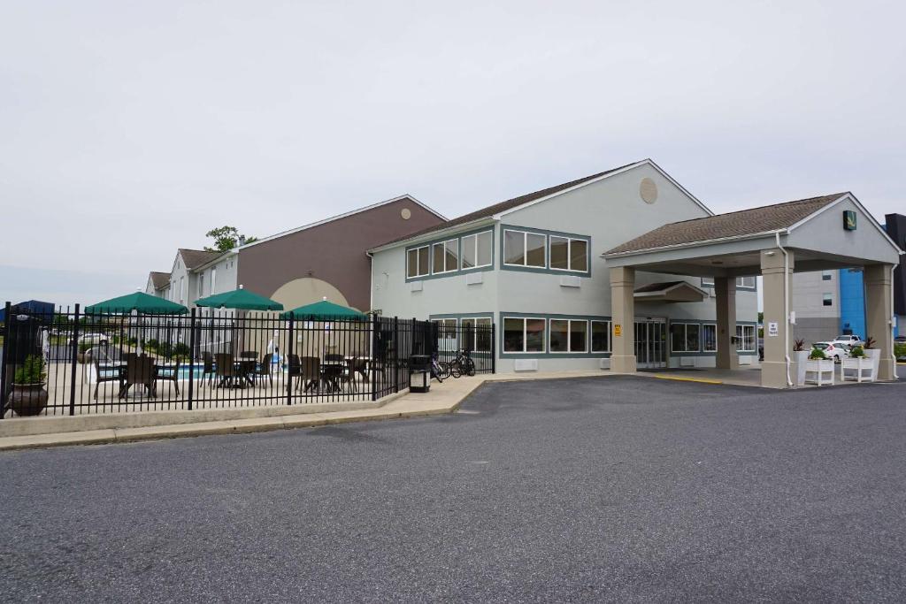 Quality Inn & Suites Georgetown - Seaford image