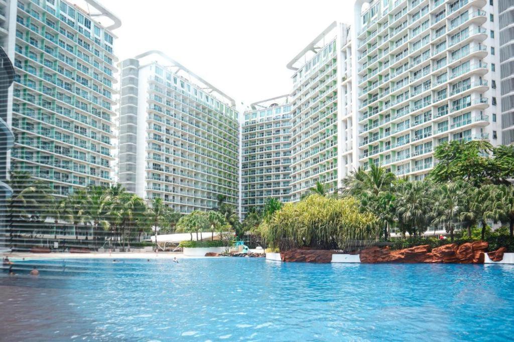Azure Urban Resort Staycation - Tap to explore photos