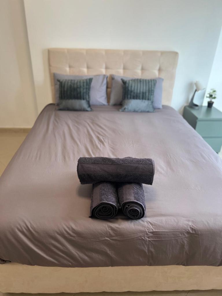 Spacious 1BR with Sea View- Al Majaz - Tap to explore photos