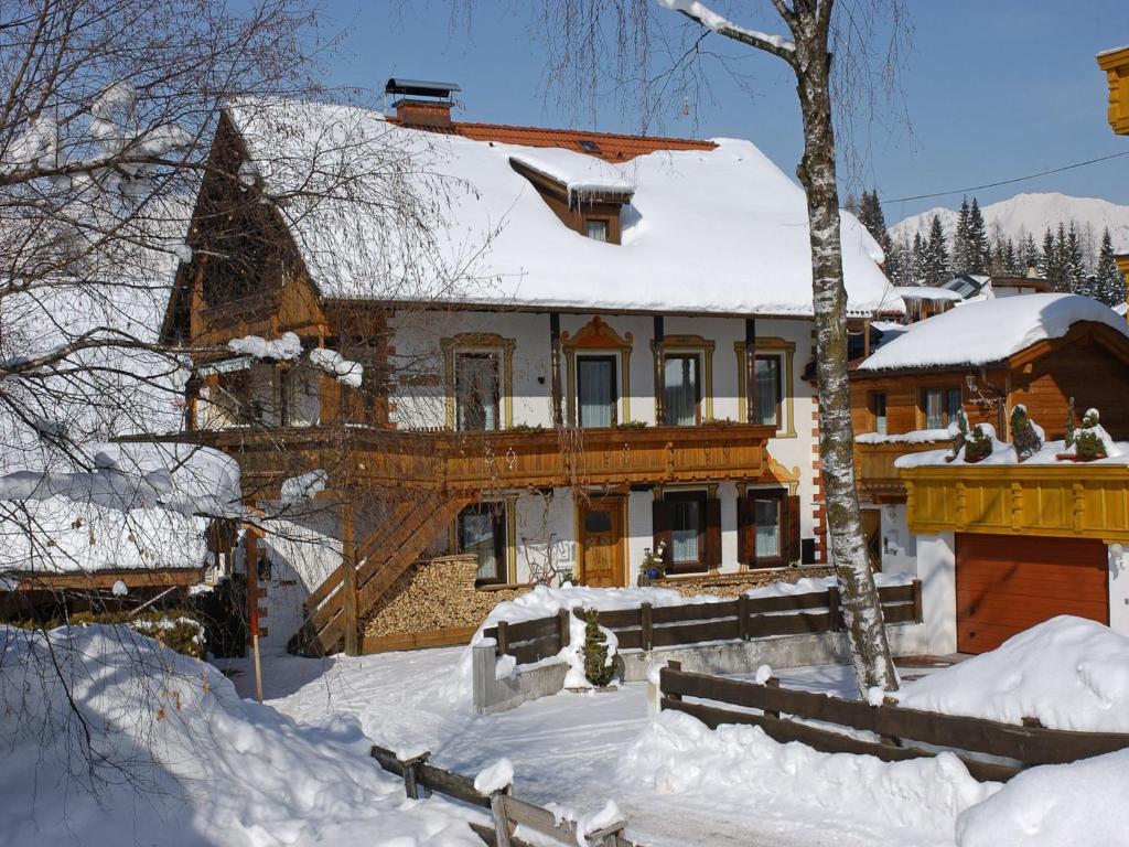 Flat Enzian - on the ski hill