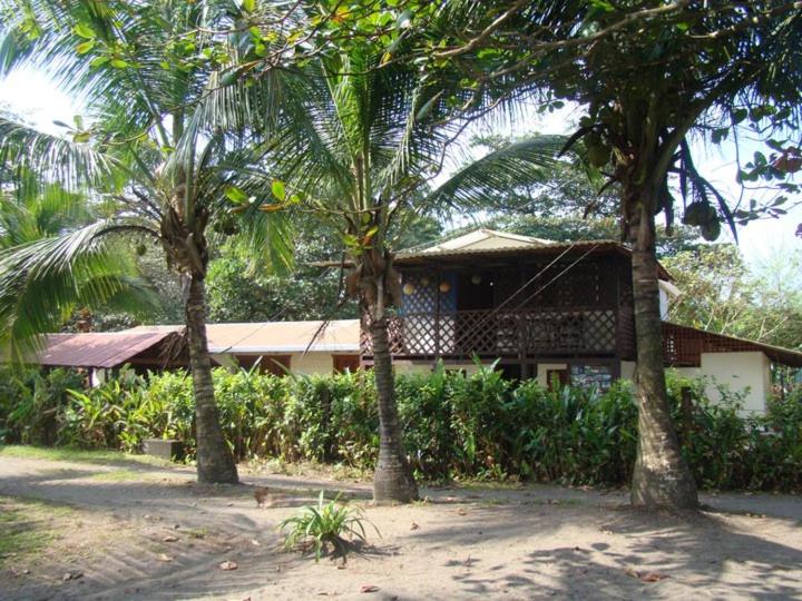 Cabinas Balcon del Mar Tortuguero photo 3