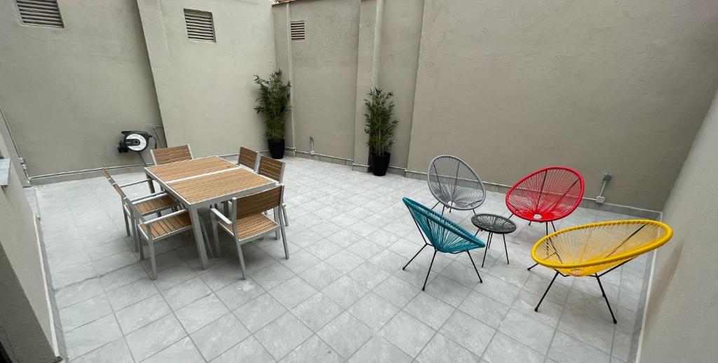 BARCELONA TOUCH APARTMENTS - ROSICH - Tap to explore photos