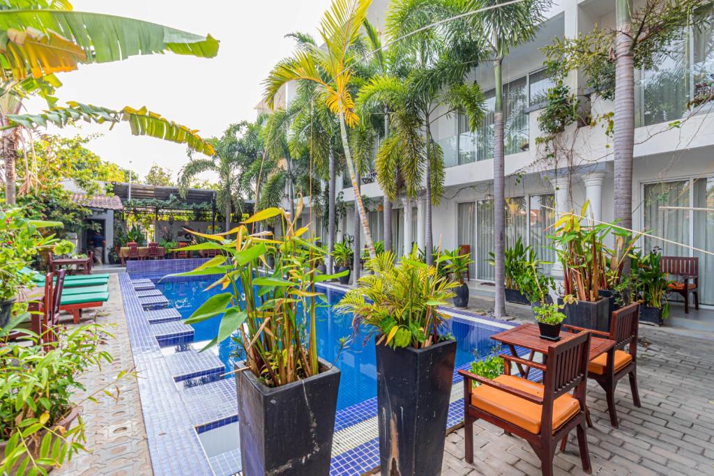 Angkor Sweet Night Hotel - Tap to explore photos
